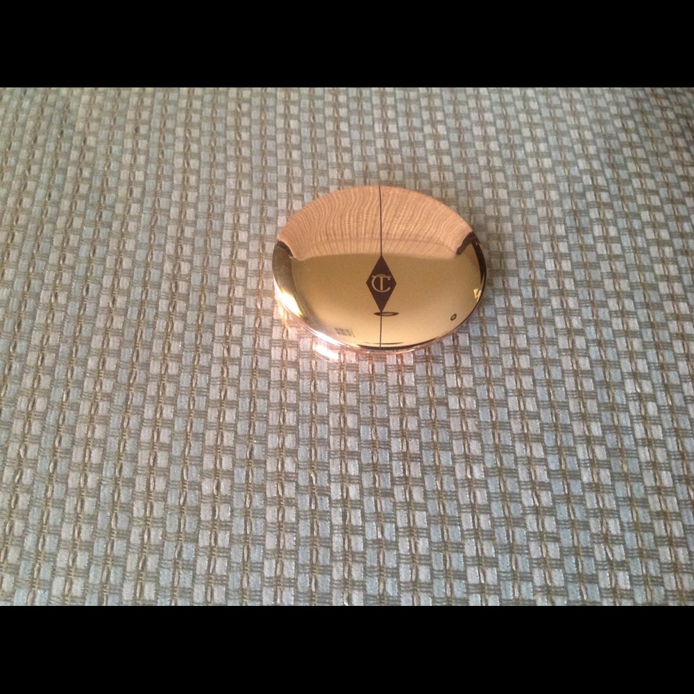 Charlotte Tilbury Pressed Powder. 2 Medium